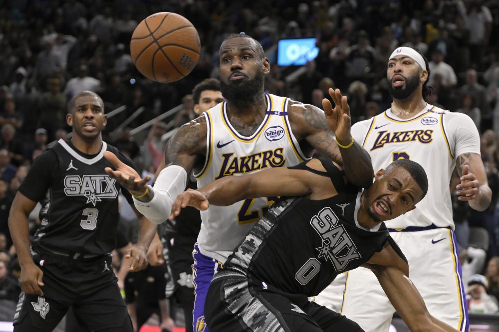 际赛场的球 际赛场的球